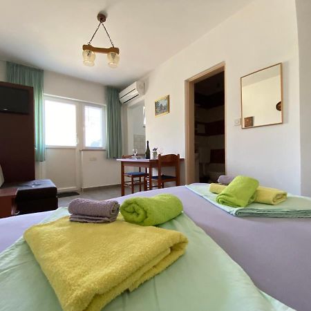 Guest House Dijana Krk Town Eksteriør billede