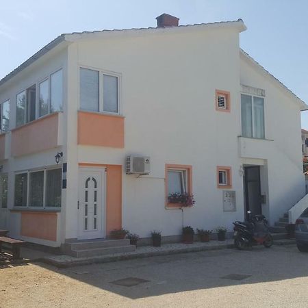 Guest House Dijana Krk Town Eksteriør billede