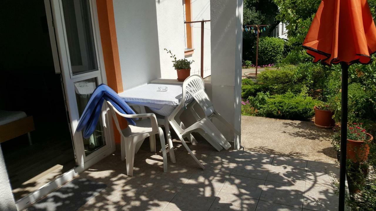 Guest House Dijana Krk Town Eksteriør billede